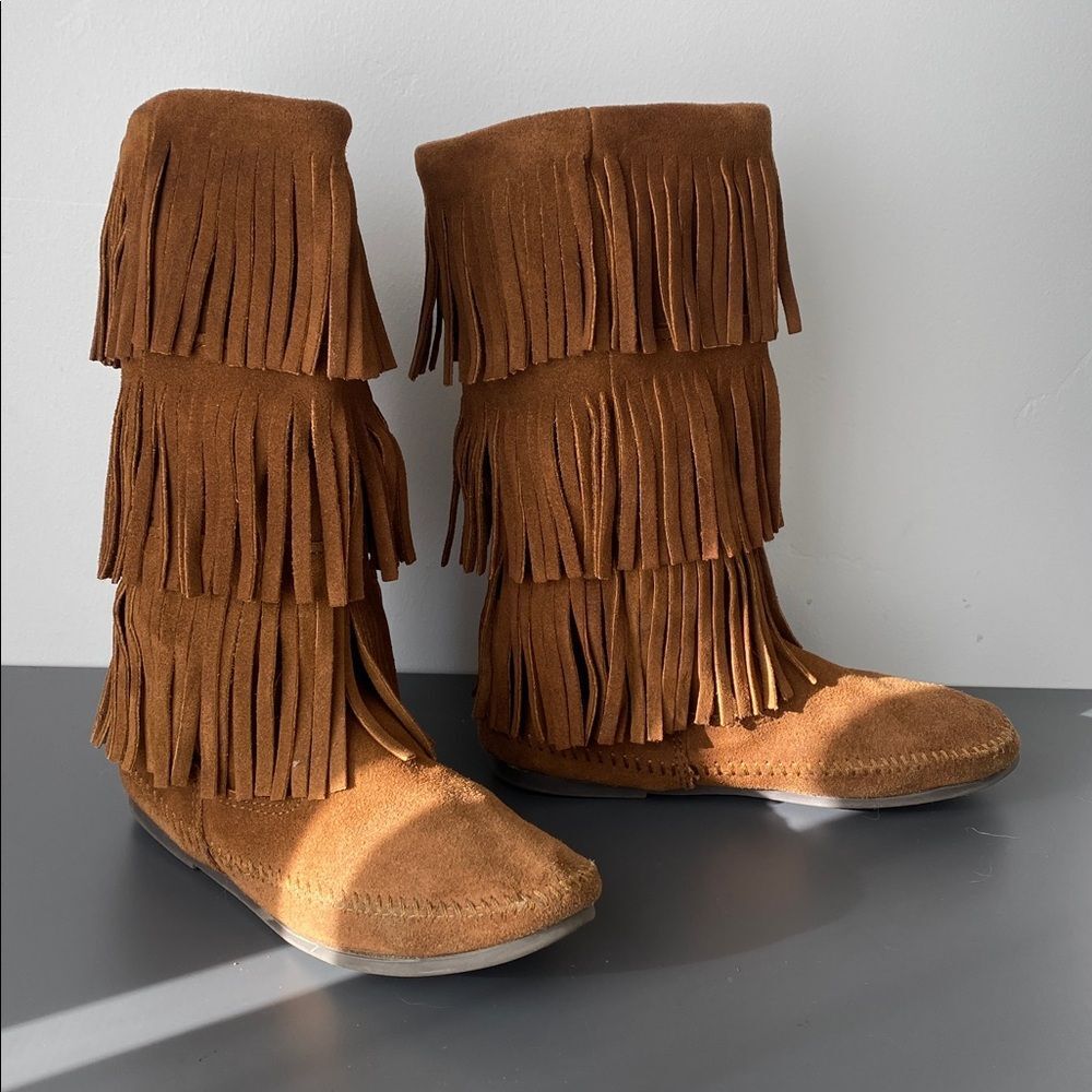 Minnetonka Cognac Brown Suede 3-Layers Fringe Boots Sz 7 Boho Western Moccasin